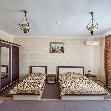 Stella De Lux Hotel Кишинев Екстериор снимка