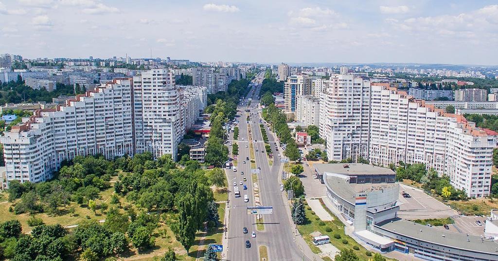 Stella De Lux Hotel Кишинев Екстериор снимка