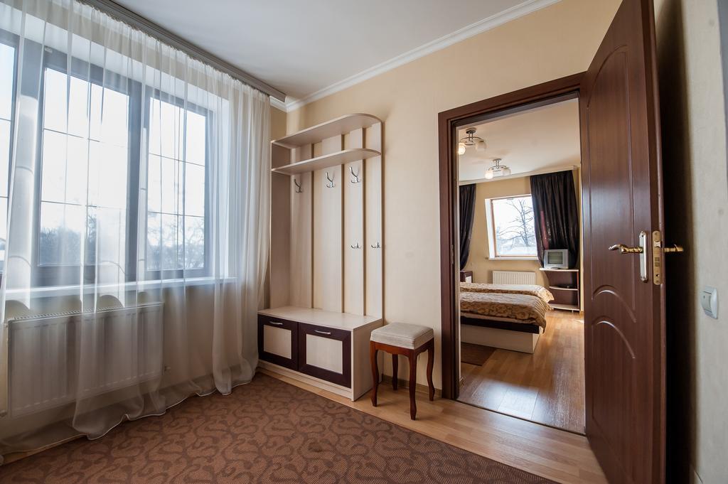 Stella De Lux Hotel Кишинев Екстериор снимка