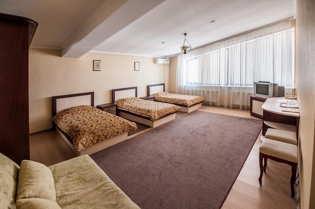 Stella De Lux Hotel Кишинев Екстериор снимка